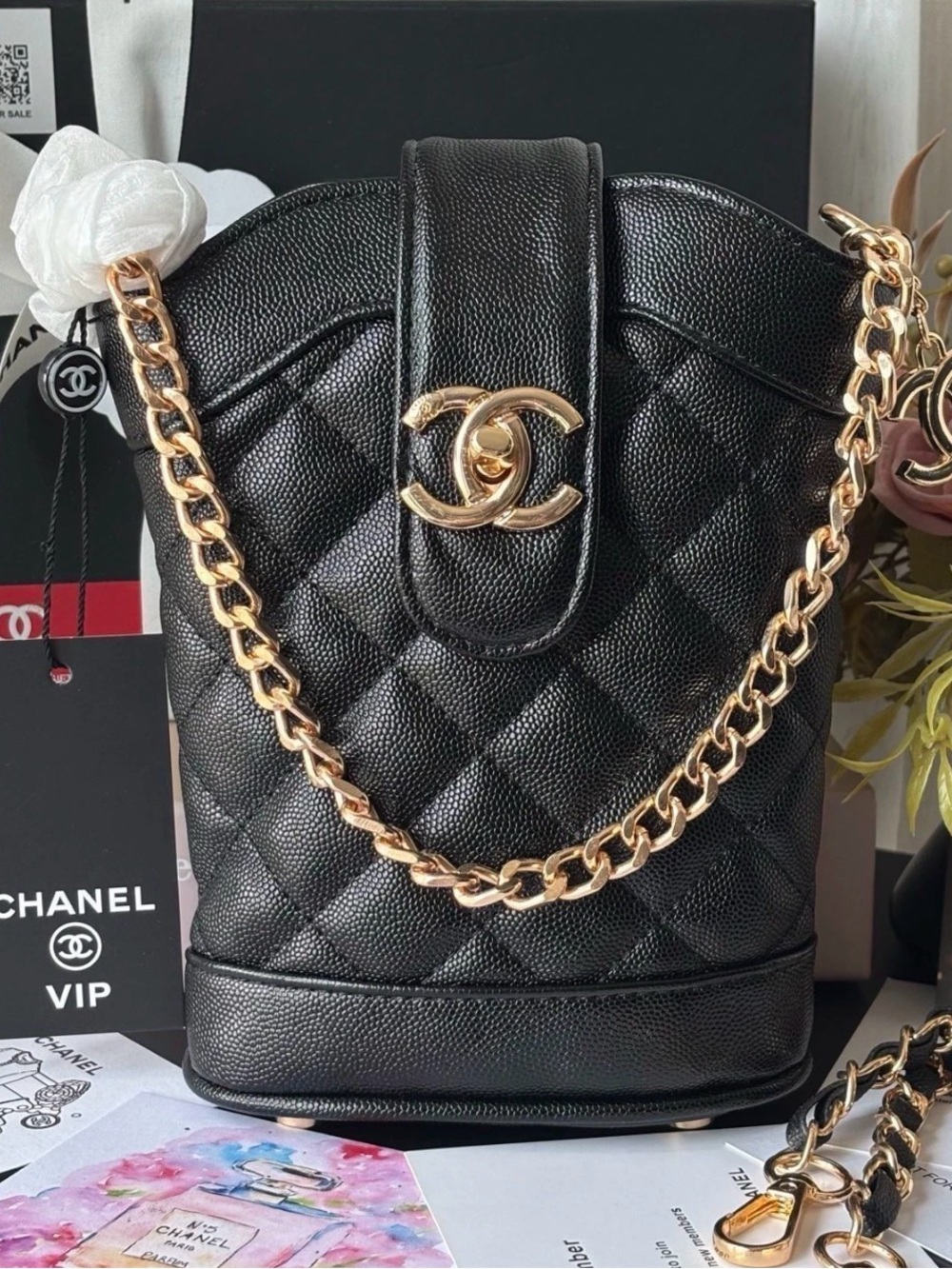 Novelty Beaute Quilted Mini Bucket Bag With Crossbody Chain / GWP